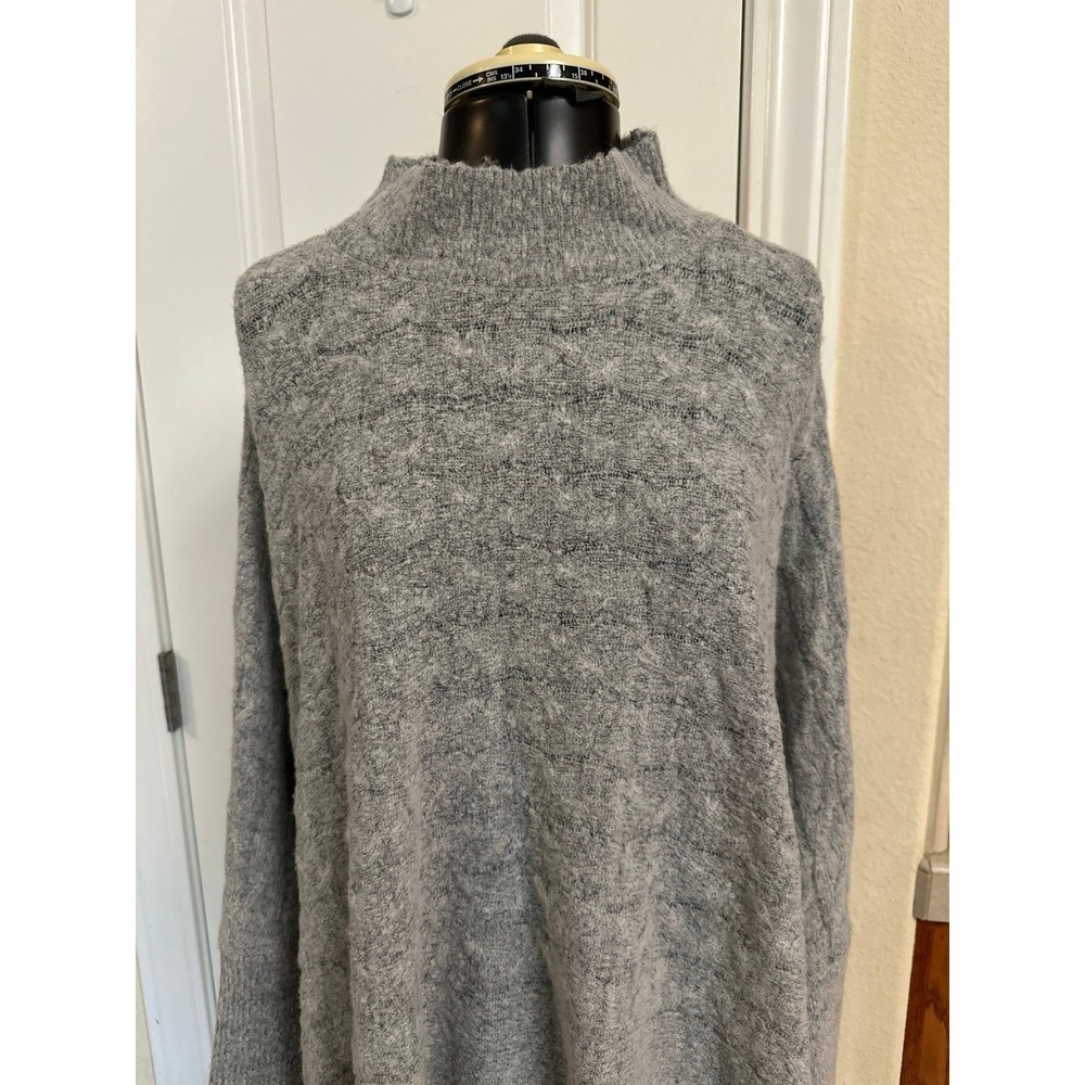 BKE Brushed Knit Pullover, Size Small, light Gray